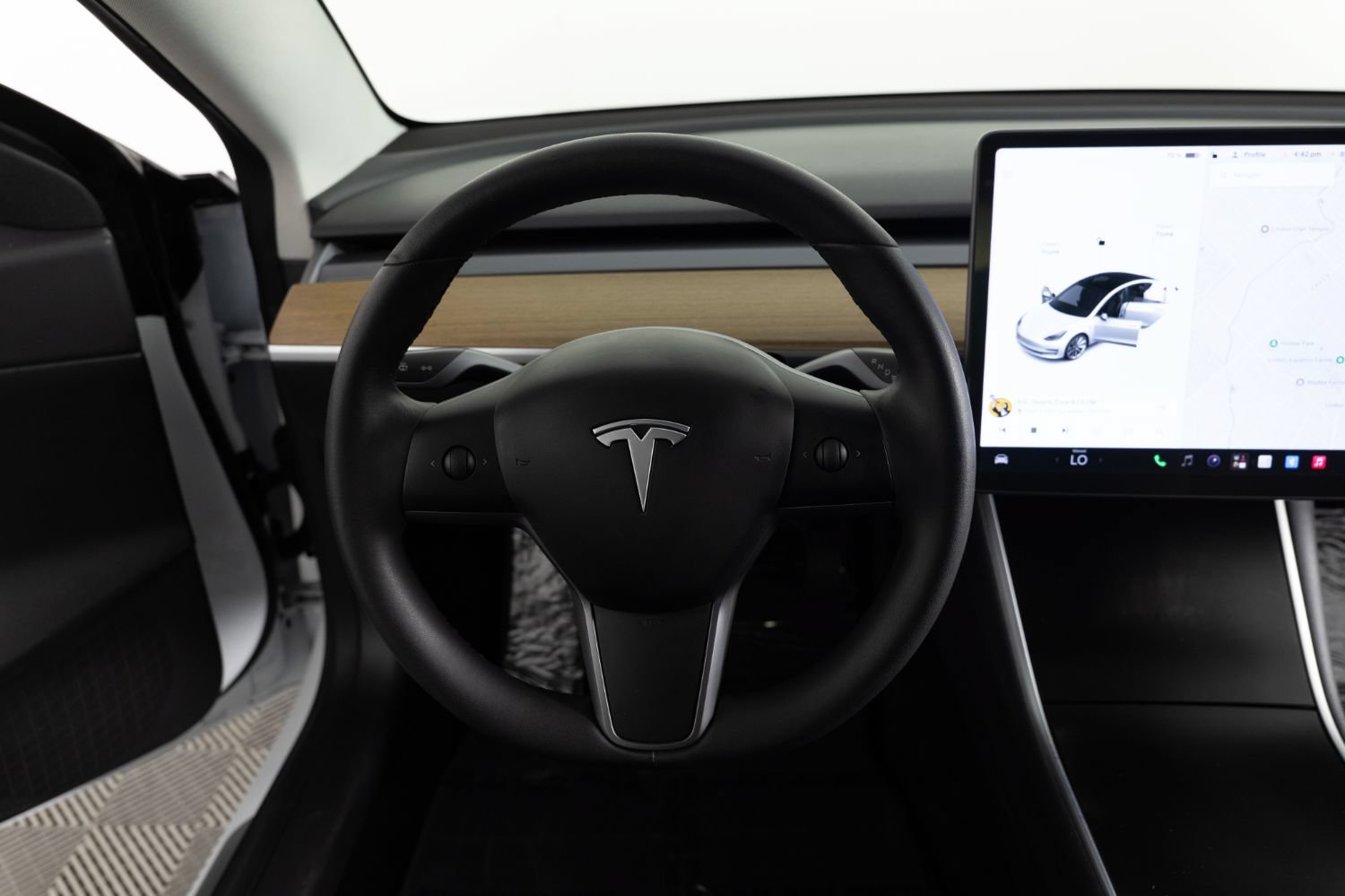 Used 2020 Tesla Model 3 Standard Range Plus RWD image 28