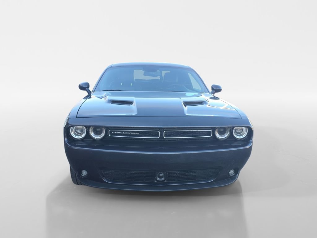 Used 2019 Dodge Challenger SXT w/ Plus Package image 10