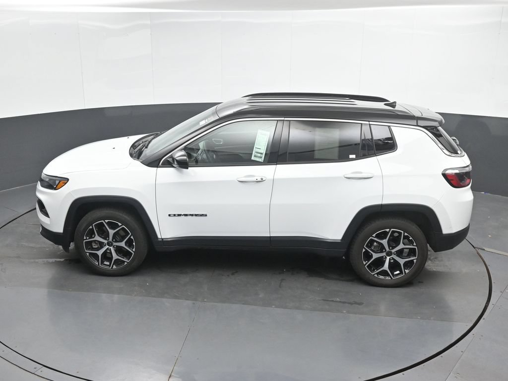 Used 2025 Jeep Compass Limited AWD/4WD image 37