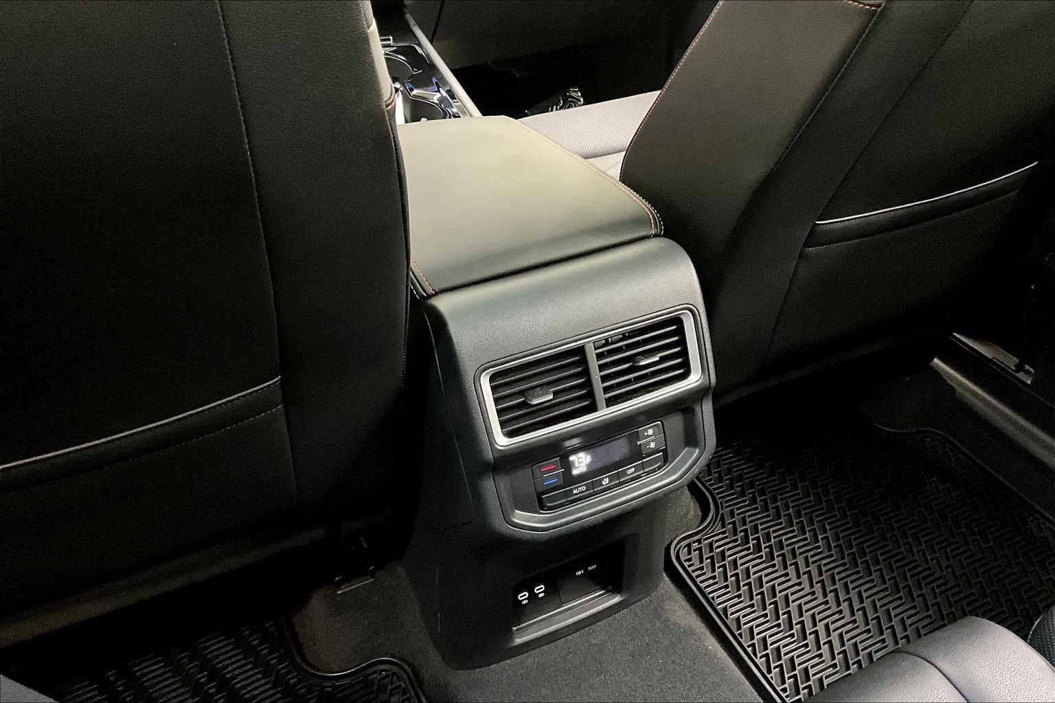 Used 2025 Volkswagen Atlas Peak Edition SE image 38