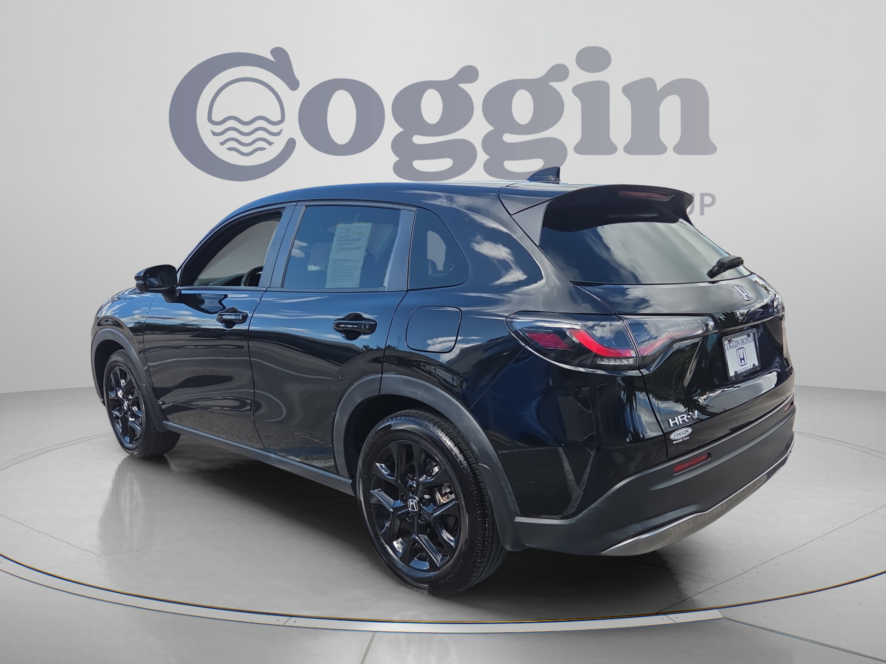 Used 2024 Honda HR-V Sport image 3