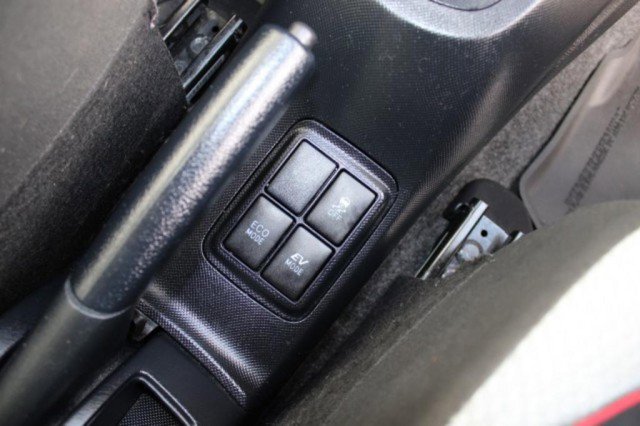 Used 2018 Toyota Prius C One image 32