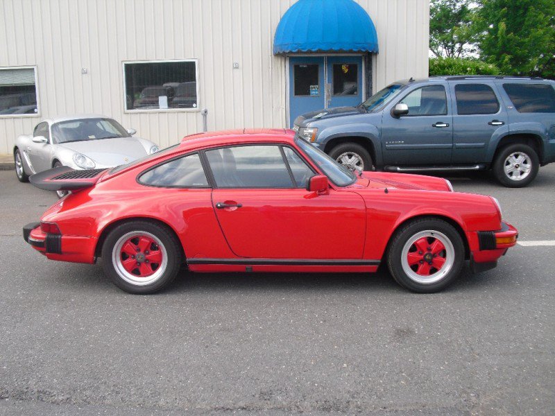 Used 1988 Porsche 911 Carrera RWD image 4