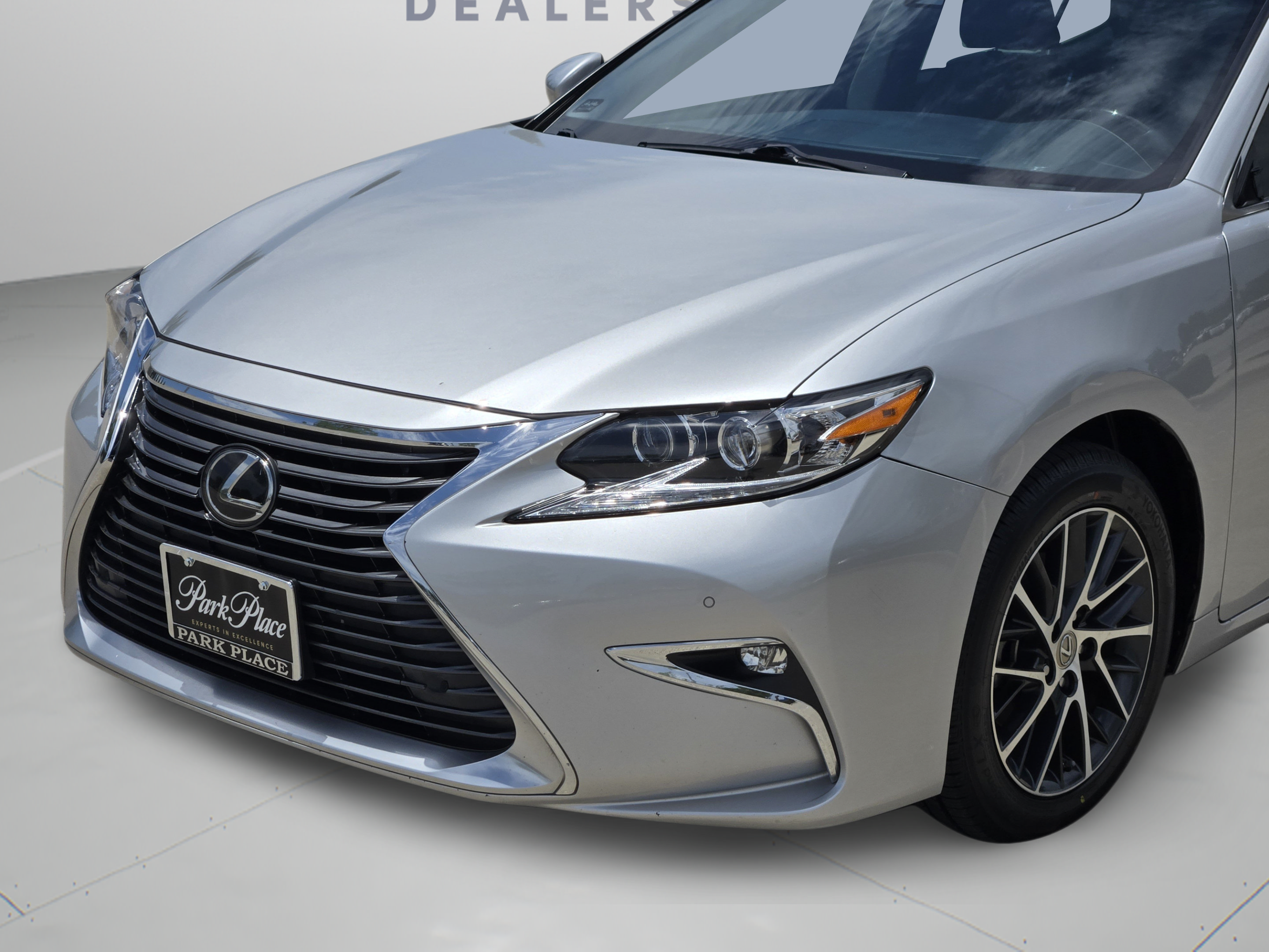 Used 2017 Lexus ES 350 w/ Luxury Package FWD image 34