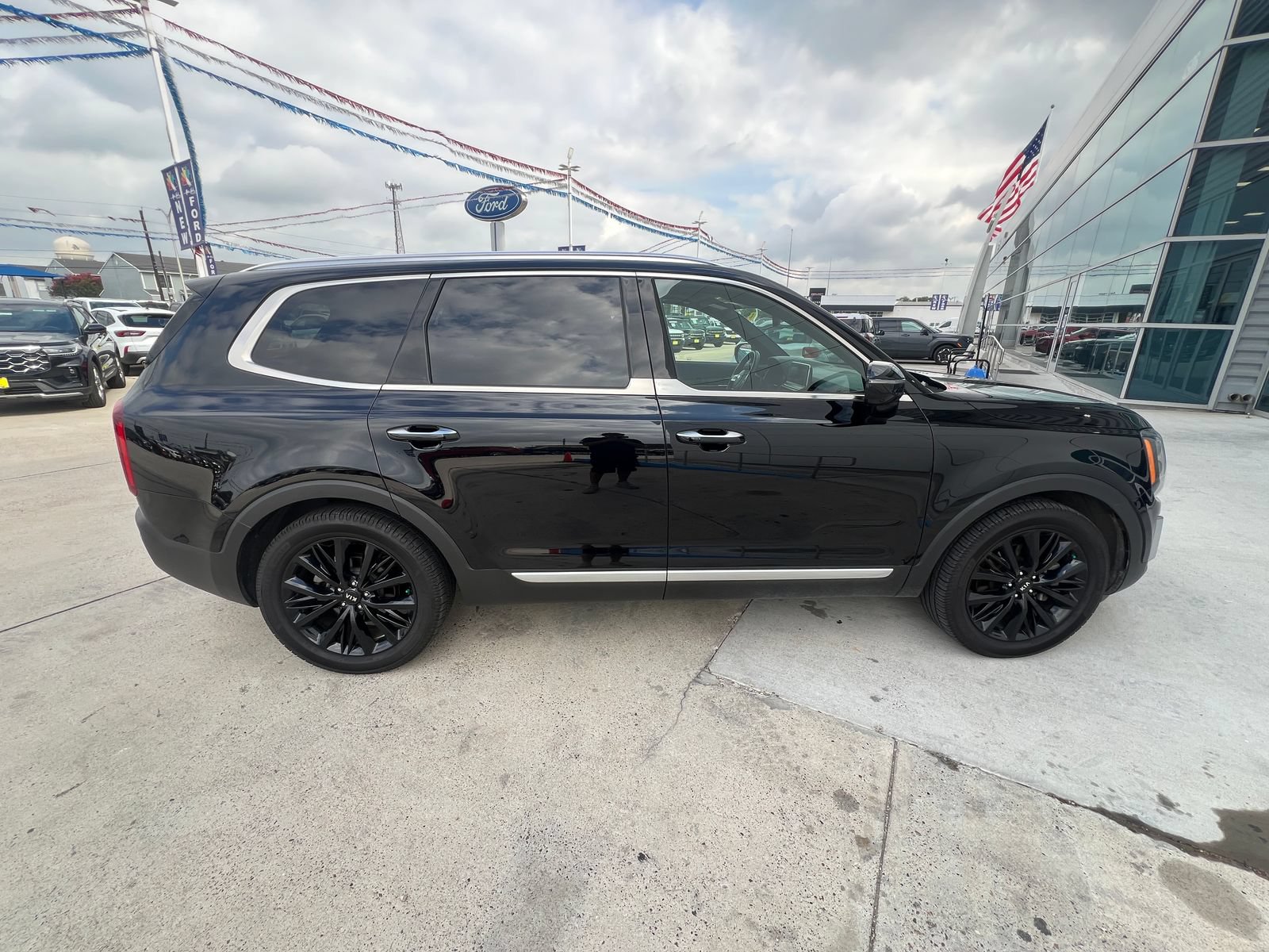 Used 2021 Kia Telluride SX w/ Towing Package FWD image 2