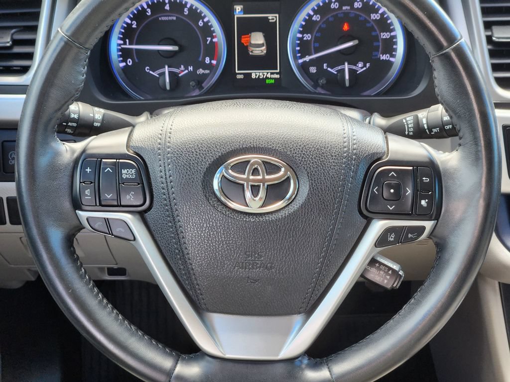 Used 2018 Toyota Highlander Limited AWD/4WD image 17