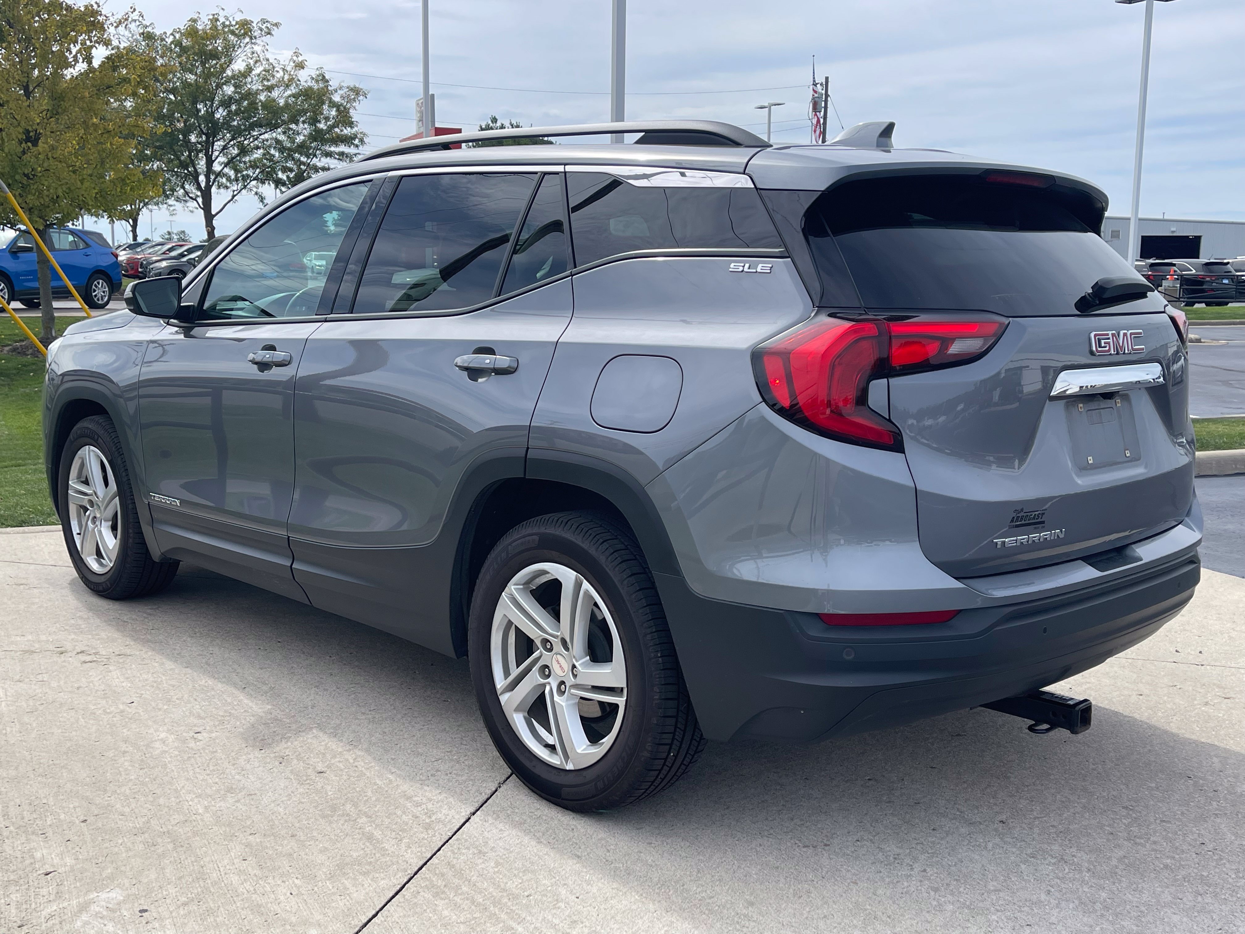 Used 2020 GMC Terrain SLE w/ Driver Convenience Package FWD image 5