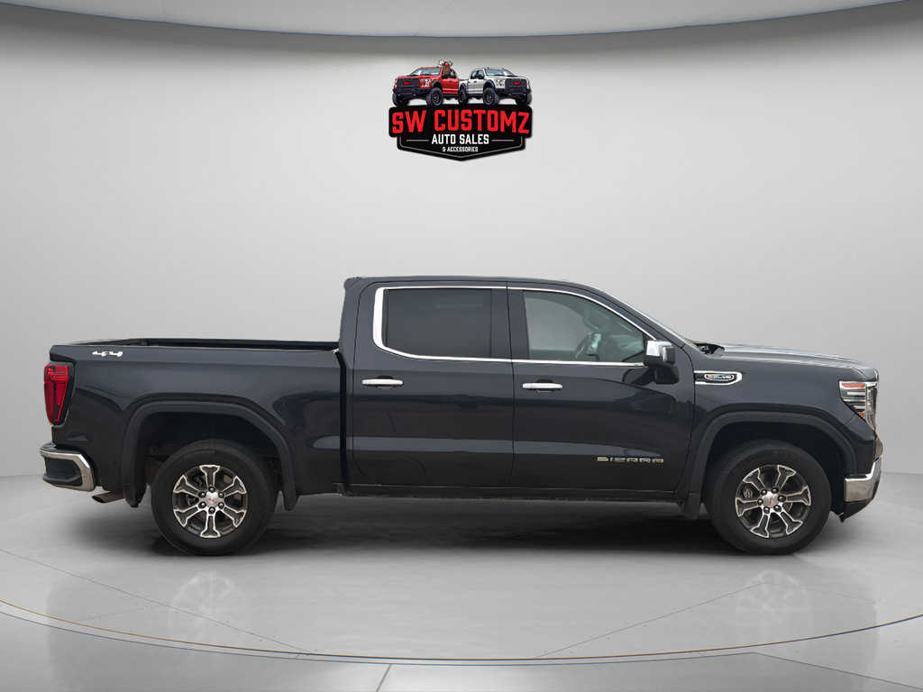 Used 2025 GMC Sierra 1500 SLT AWD/4WD image 8