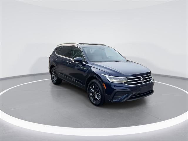Certified 2022 Volkswagen Tiguan SE w/ Panoramic Sunroof Package image 2