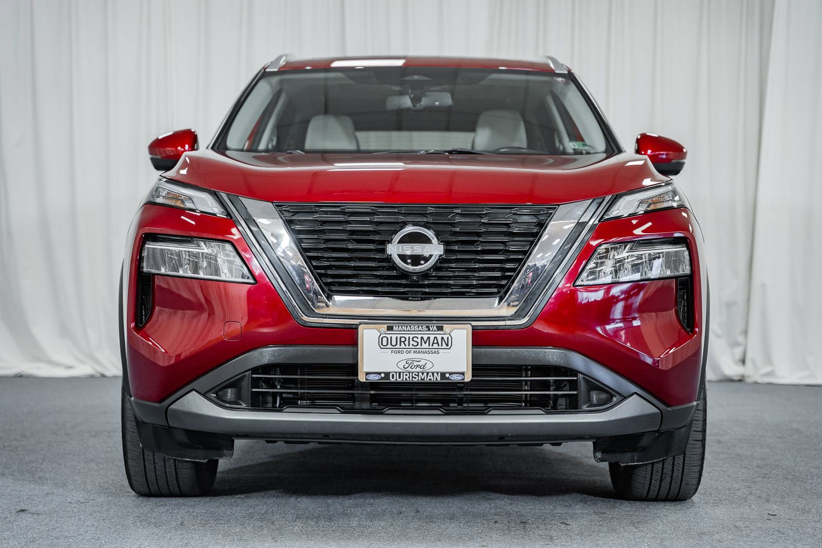 Used 2023 Nissan Rogue SL image 2