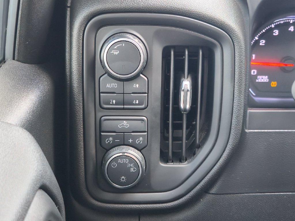 Certified 2019 Chevrolet Silverado 1500 Custom Trail Boss w/ Custom Convenience Package AWD/4WD image 18