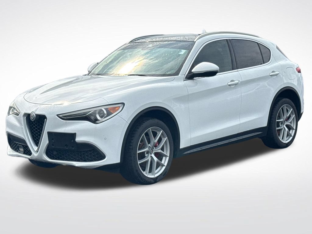 Used 2019 Alfa Romeo Stelvio AWD w/ Cold Weather Package image 6