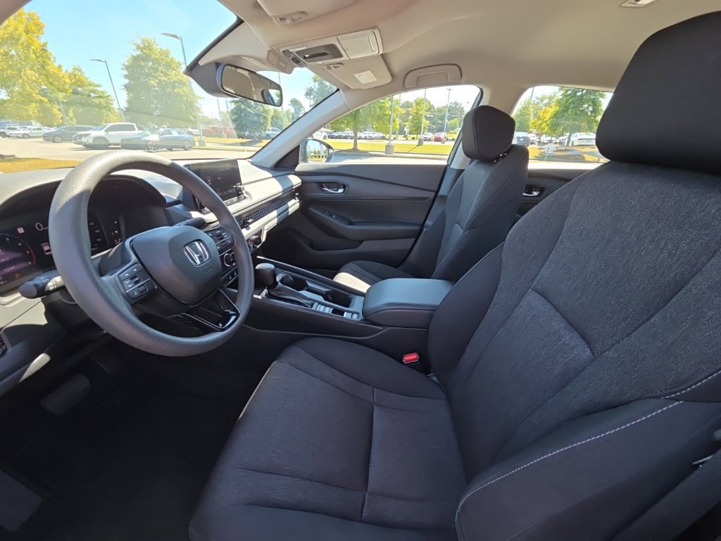 Used 2023 Honda Accord LX image 22