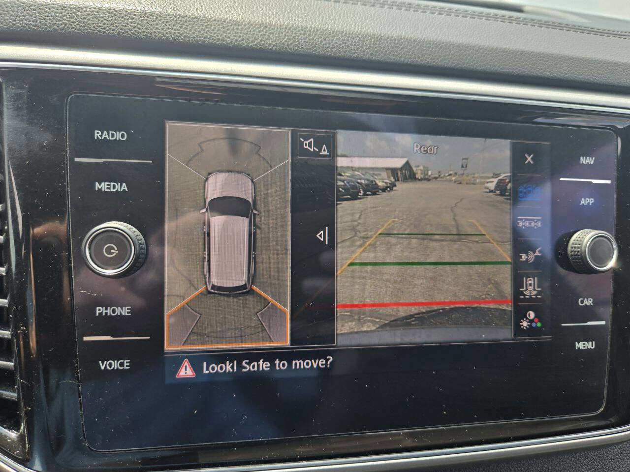 Used 2018 Volkswagen Atlas SEL Premium image 48