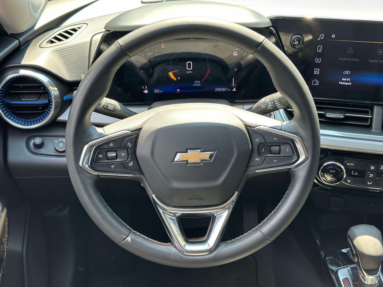 Certified 2024 Chevrolet Trax LT w/ Driver Confidence Package FWD image 13