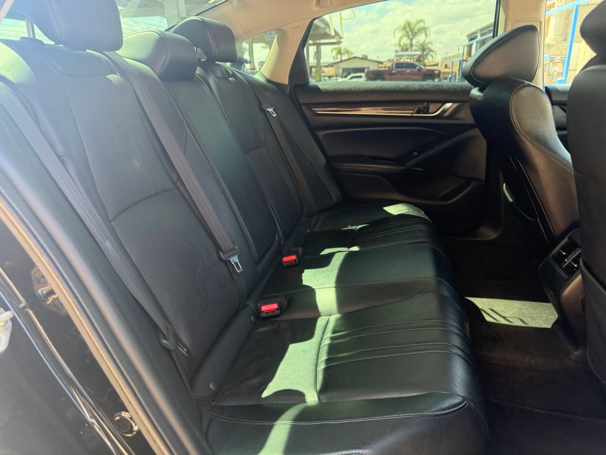 Used 2018 Honda Accord EX-L image 11
