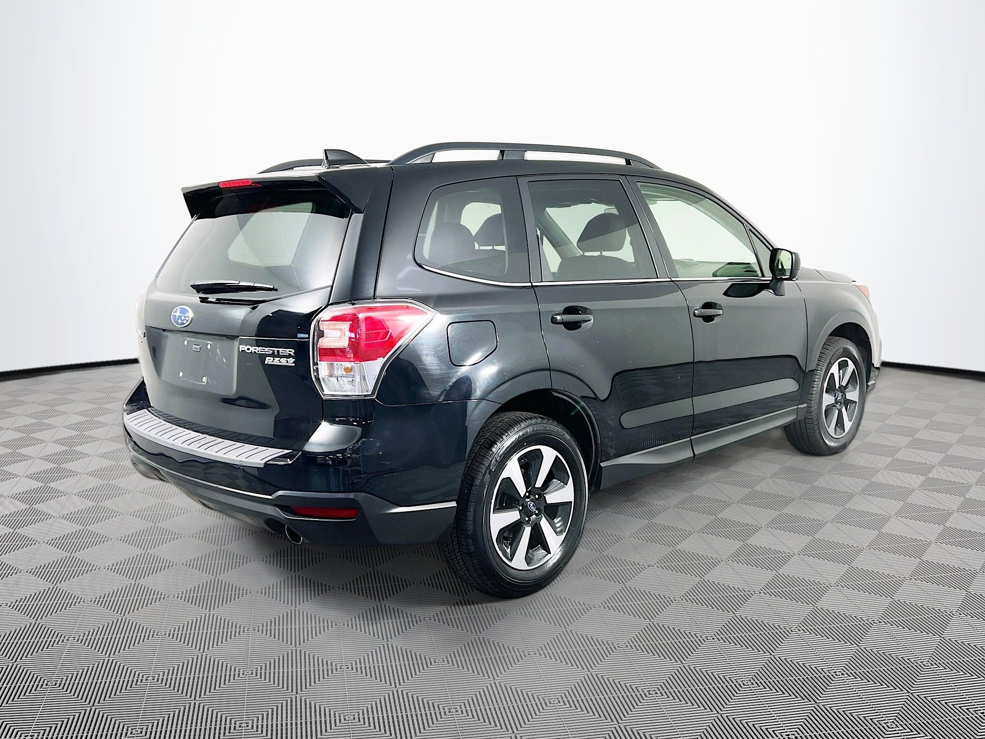 Used 2017 Subaru Forester 2.5i Limited w/ Popular Package #2 image 31