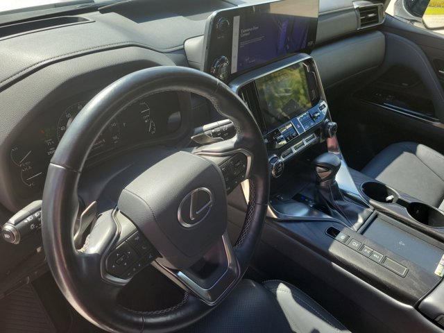 Used 2022 Lexus LX 600 4WD w/ Premium Package image 25