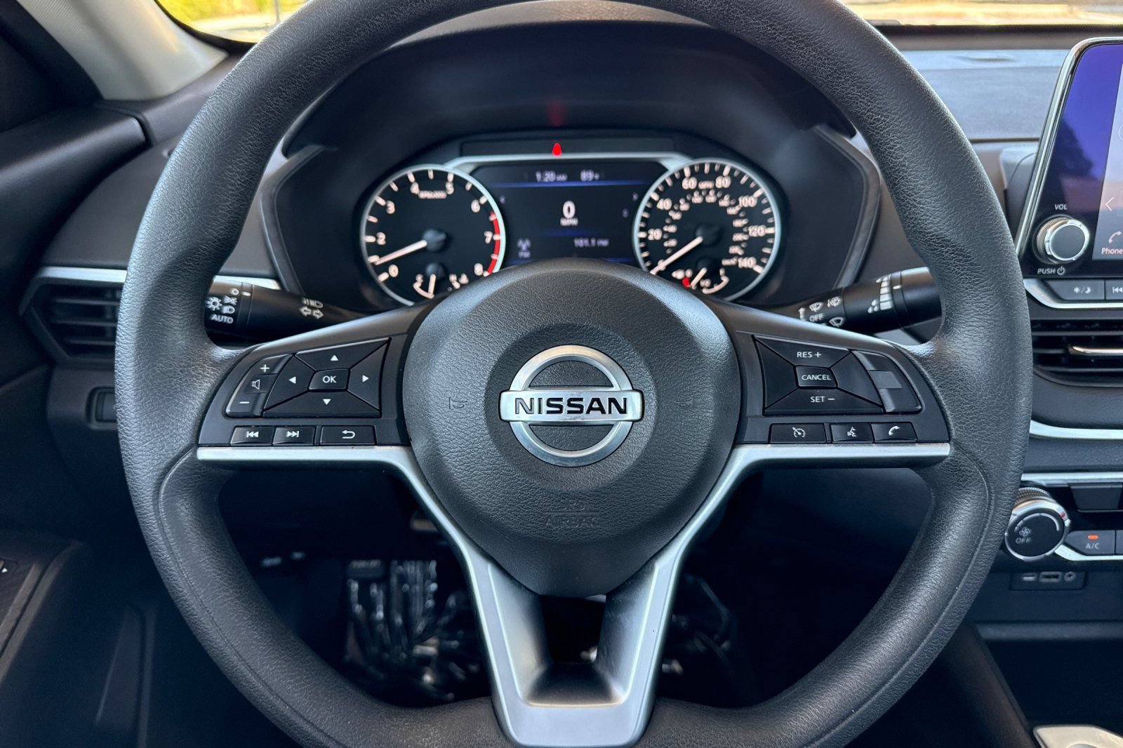 Used 2022 Nissan Altima 2.5 SV FWD image 32