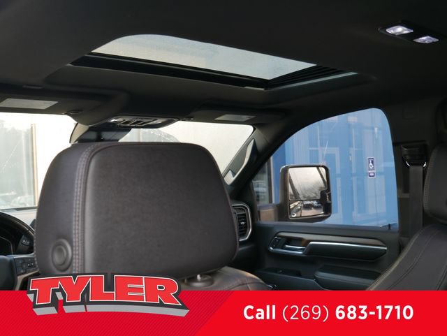 Used 2024 Chevrolet Silverado 2500 High Country w/ High Country Premium Package AWD/4WD image 40