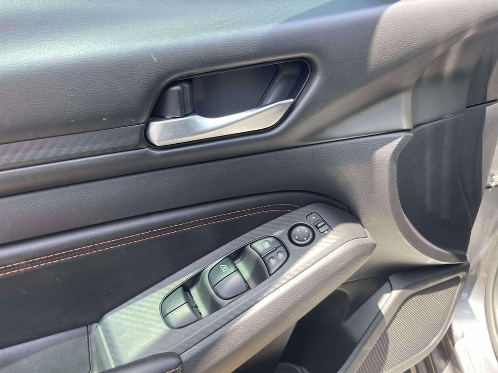 Used 2020 Nissan Altima 2.5 SR FWD image 14