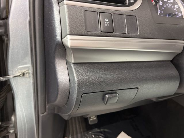 Used 2012 Toyota Camry SE image 30
