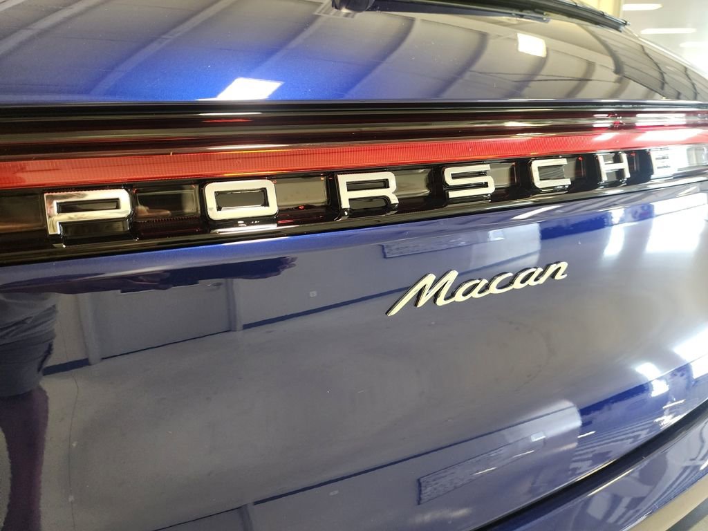 Certified 2025 Porsche Macan image 22