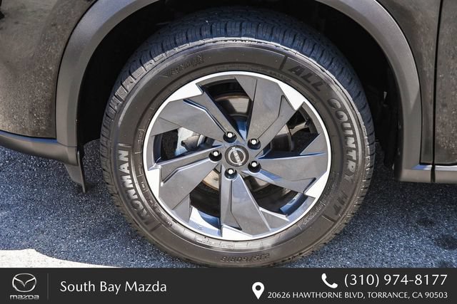 Used 2025 Nissan Rogue SV FWD image 11