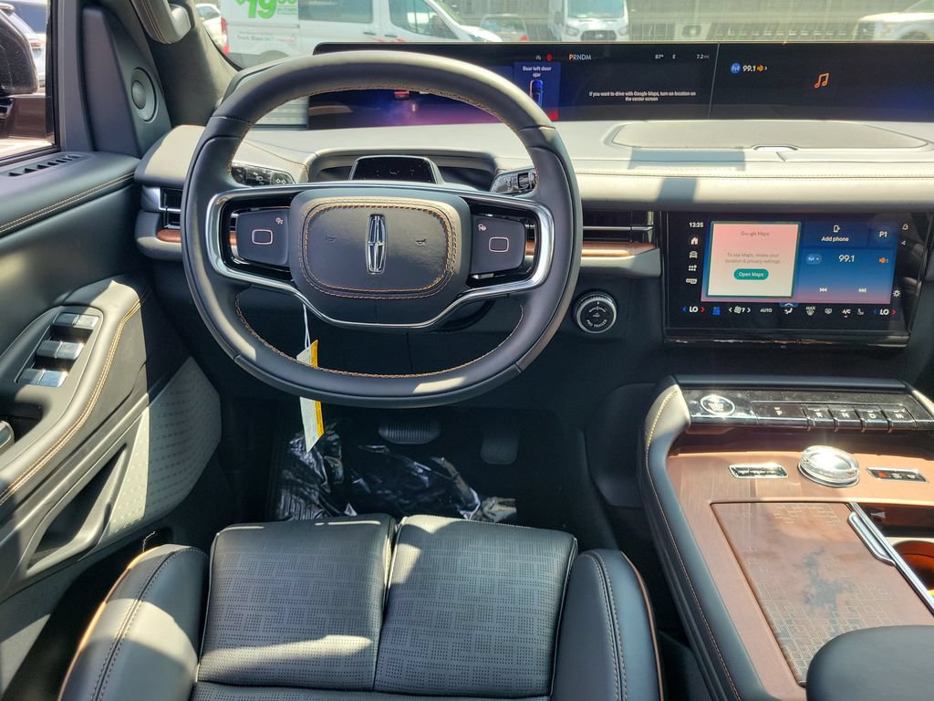 New 2027 Lincoln Navigator Black Label AWD/4WD image 12