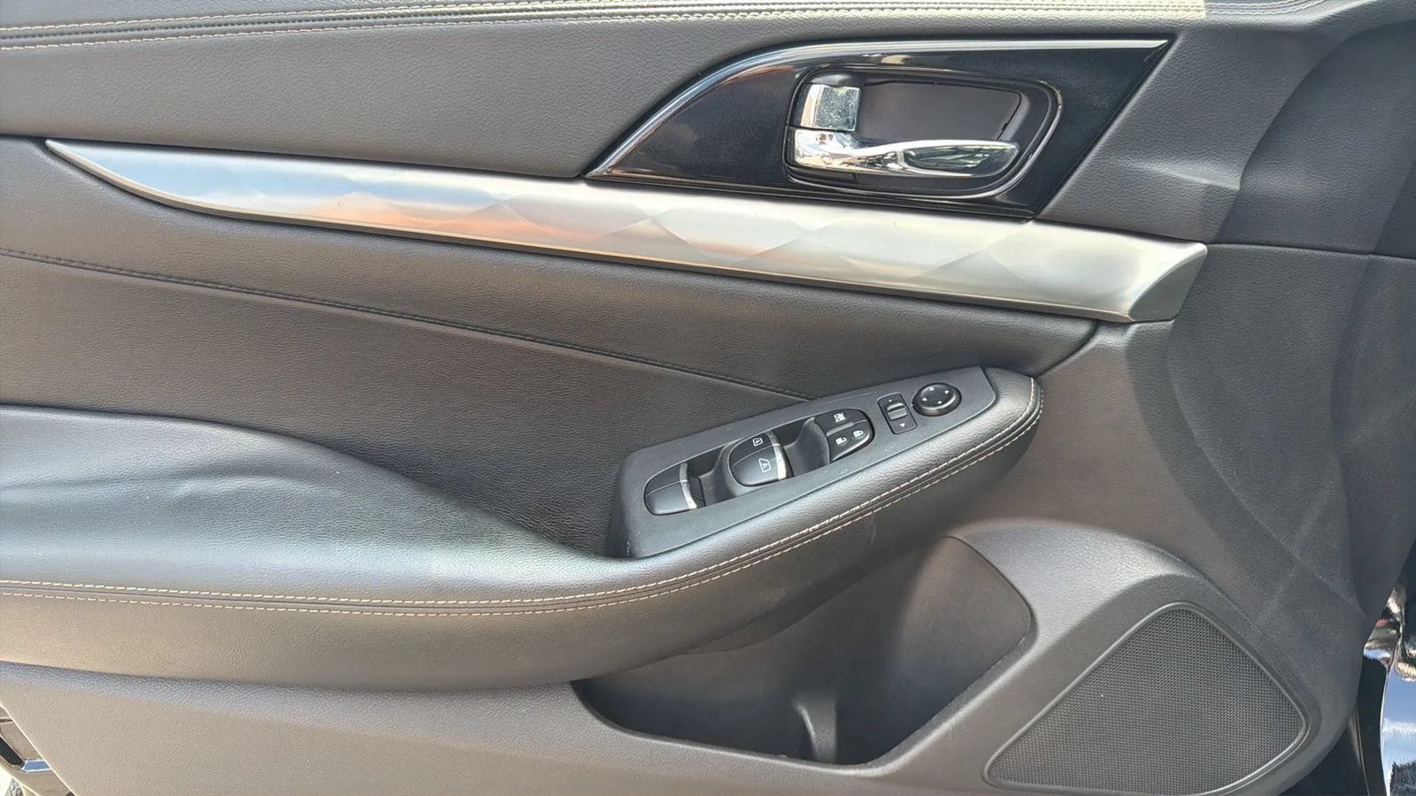 Used 2020 Nissan Maxima 3.5 SV w/ Floor Mat Group FWD image 11