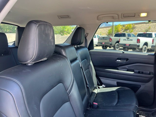 Used 2024 Nissan Pathfinder SL AWD/4WD image 20