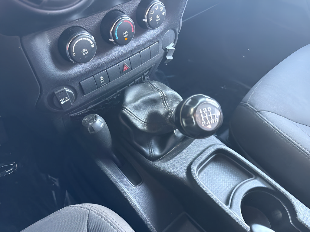 Used 2018 Jeep Wrangler Unlimited Sport AWD/4WD image 19
