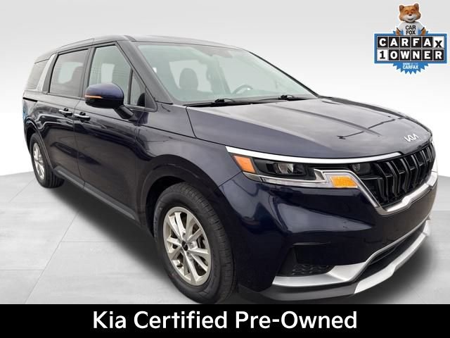 Used 2024 Kia Carnival LX image 1