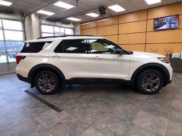New 2026 Ford Explorer Active w/ Active Comfort Package AWD/4WD image 8