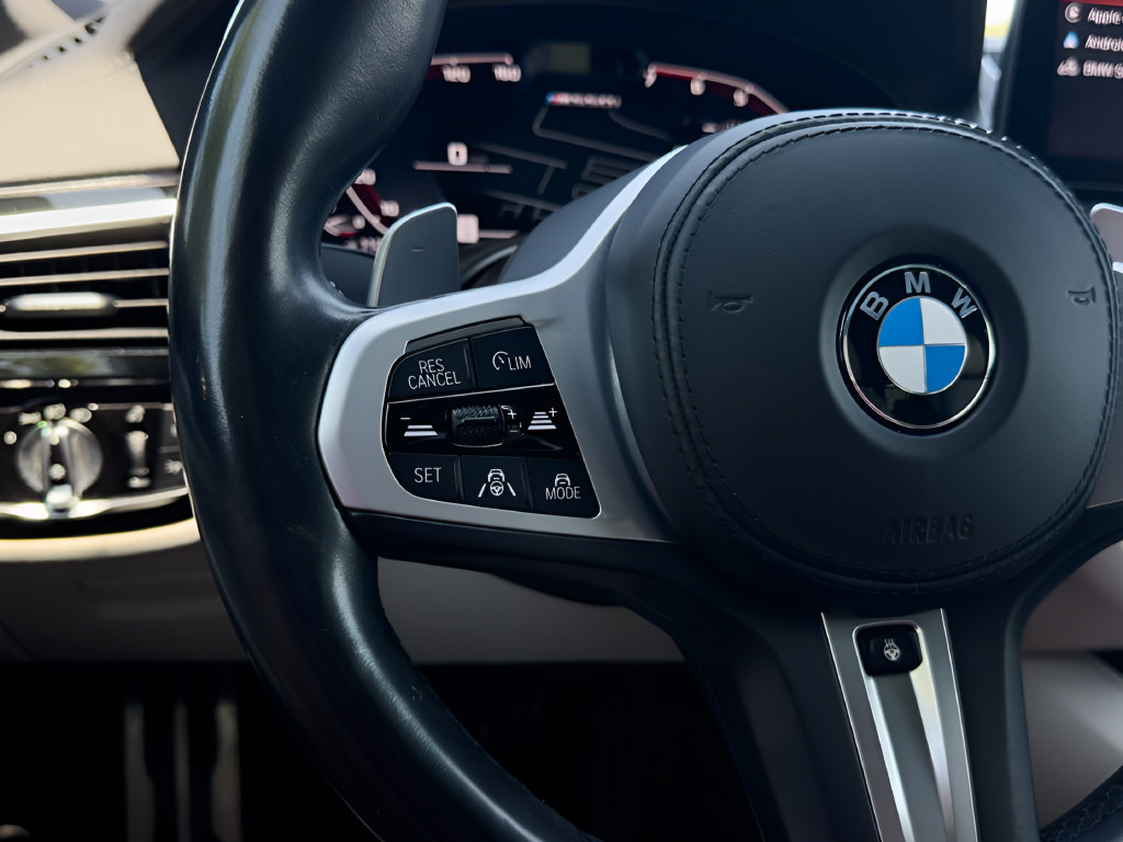 Used 2022 BMW M550i xDrive w/ Executive Package AWD/4WD image 13