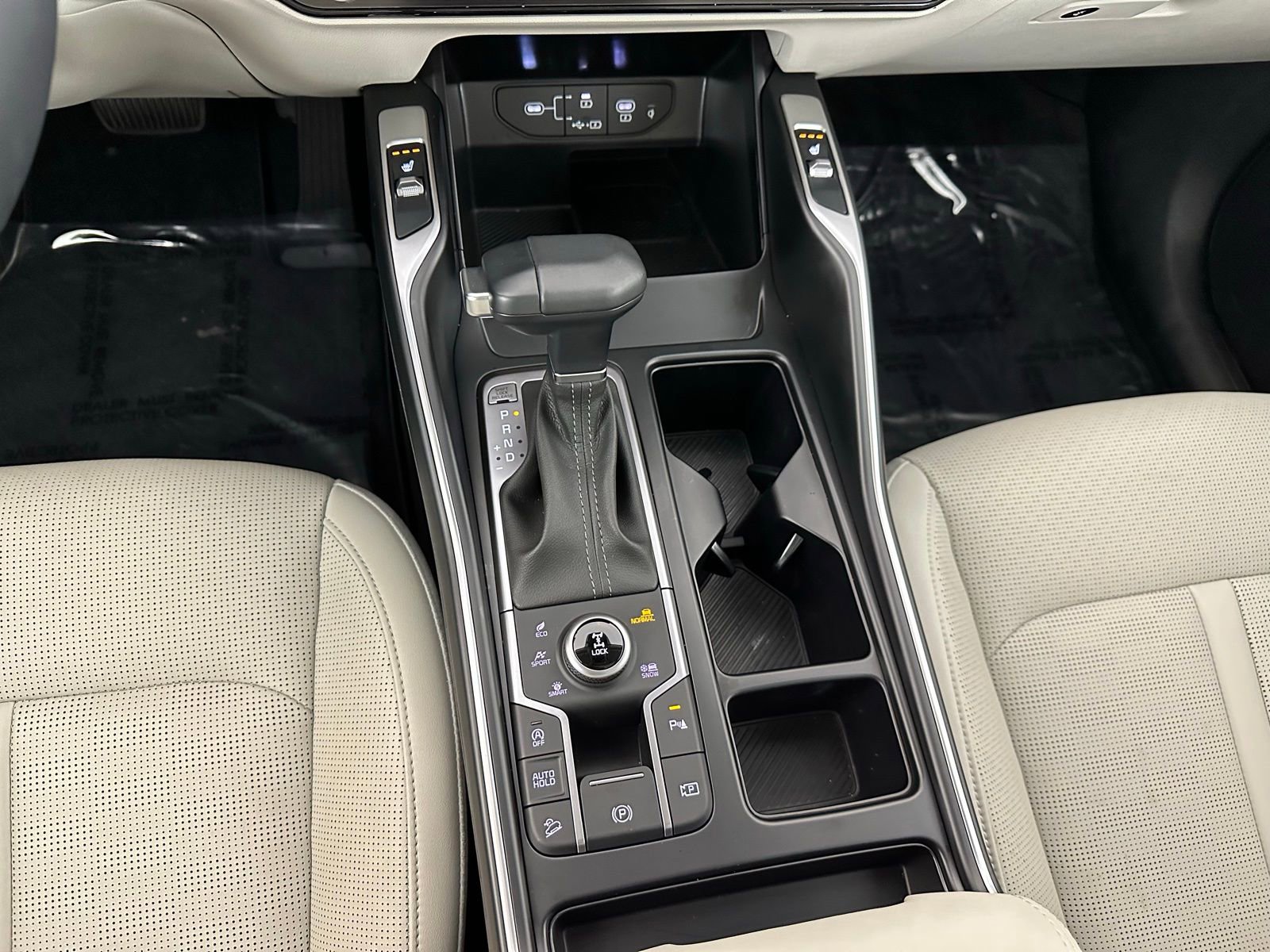 Used 2025 Kia Sorento EX w/ Panoramic Sunroof Package image 17