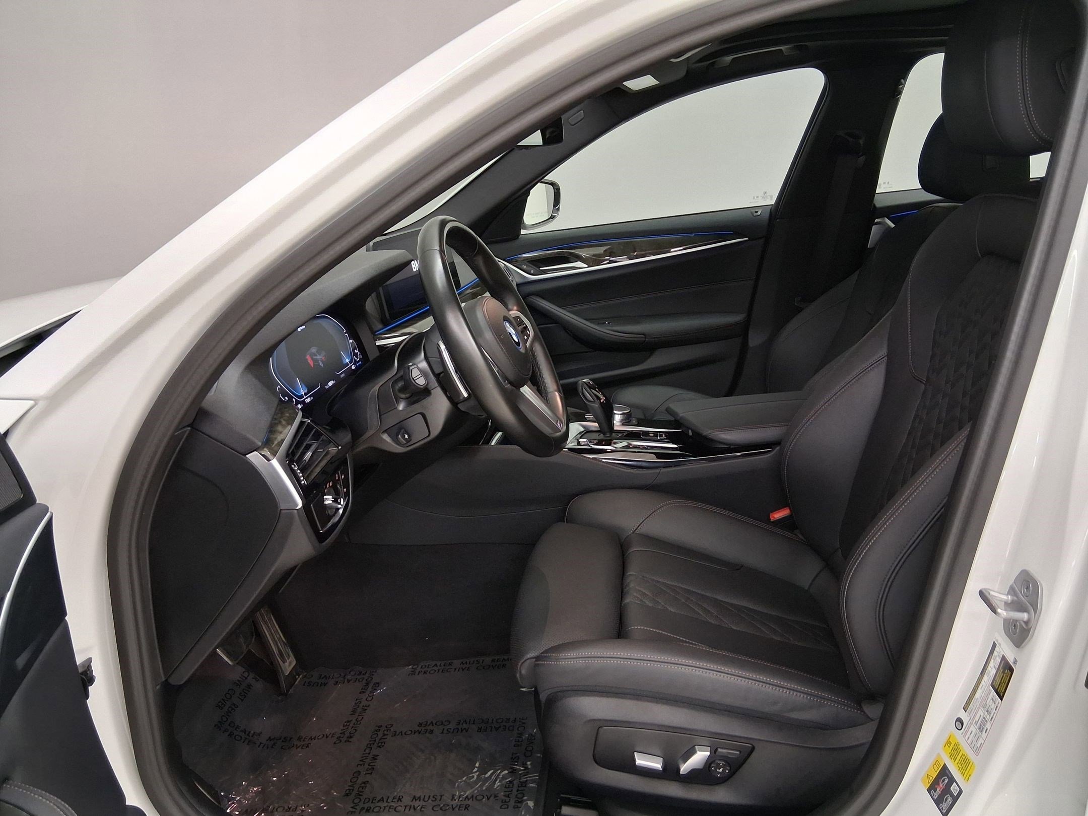 Certified 2023 BMW 530e 530e w/ M Sport Package image 3