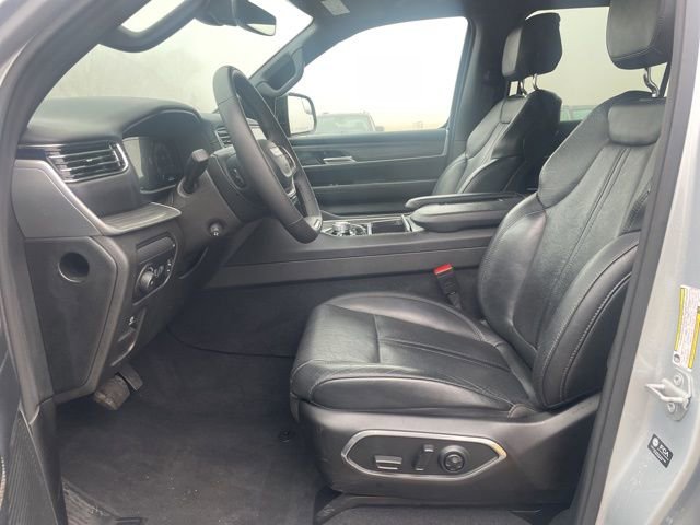 Used 2023 Jeep Wagoneer L Series II image 8