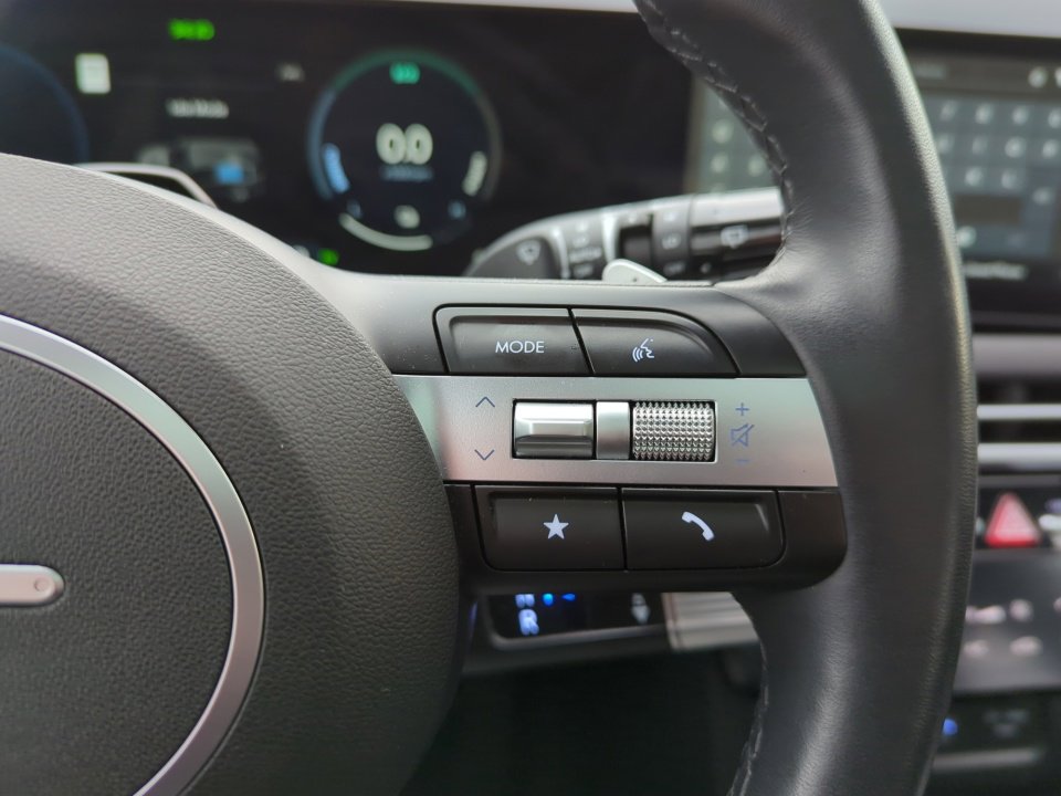 Certified 2025 Hyundai Tucson Limited image 30