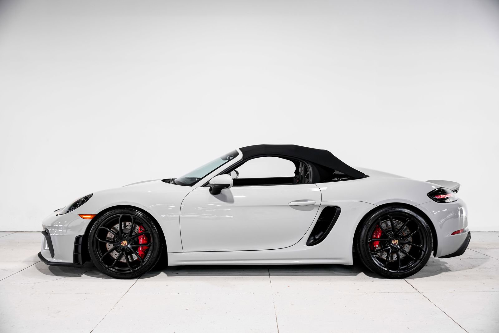Used 2022 Porsche 718 Boxster Spyder RWD image 7