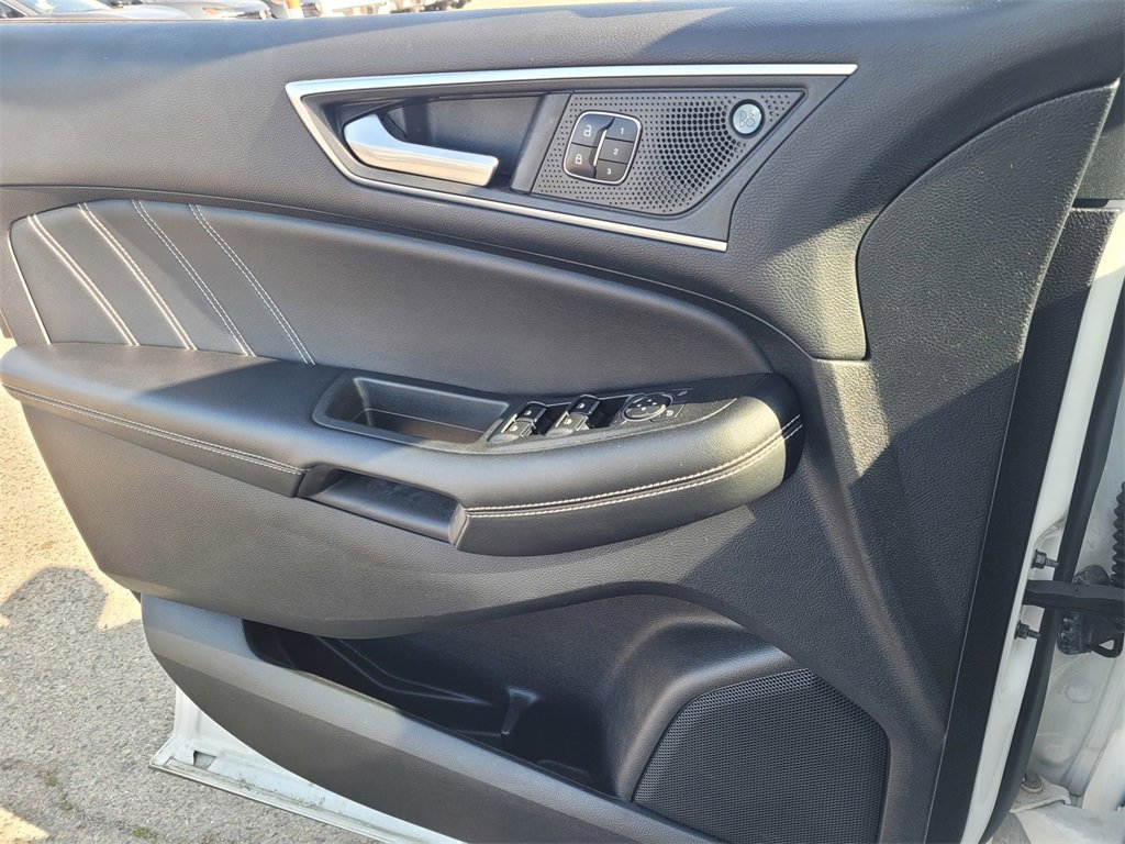 Used 2022 Ford Edge ST image 13