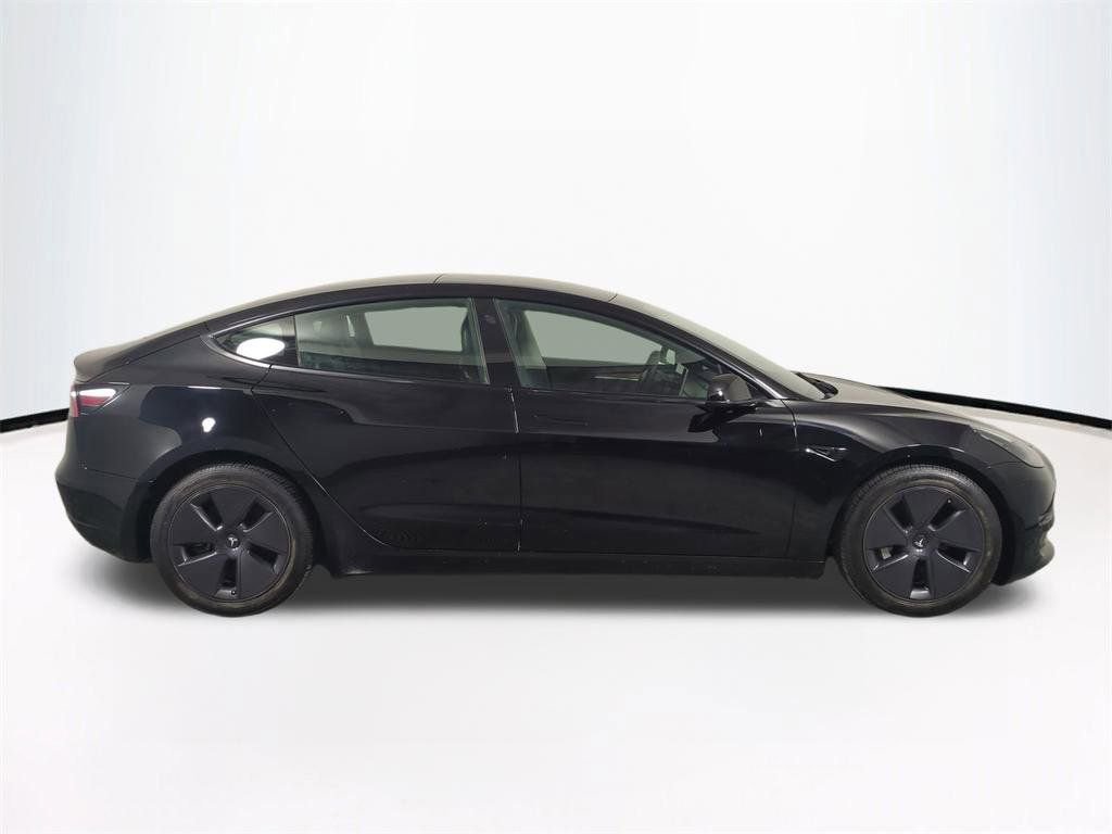 Used 2023 Tesla Model 3 Standard Range image 4