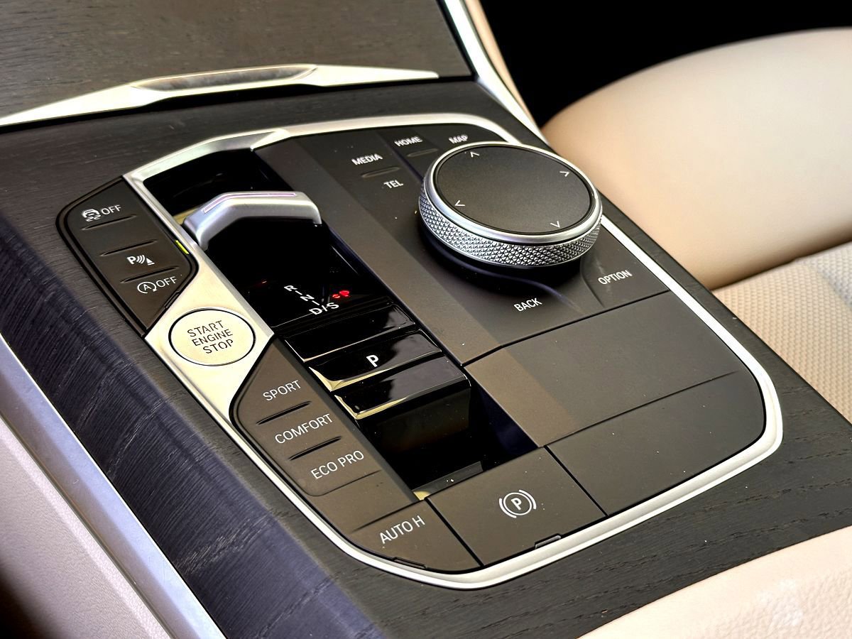 Certified 2024 BMW 330i Sedan w/ Convenience Package image 16