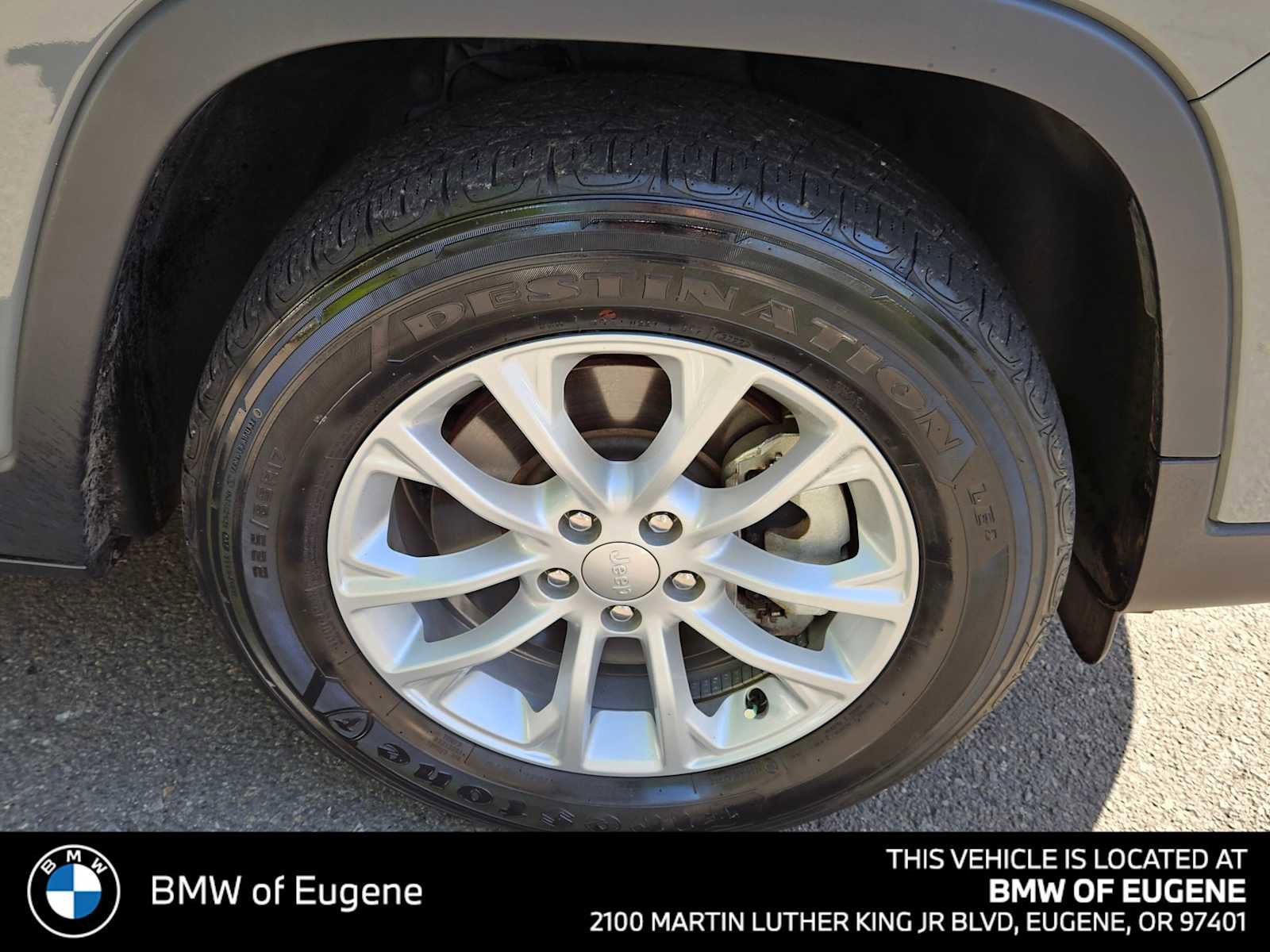 Used 2022 Jeep Cherokee Latitude Lux w/ Sun & Sound Group AWD/4WD image 9