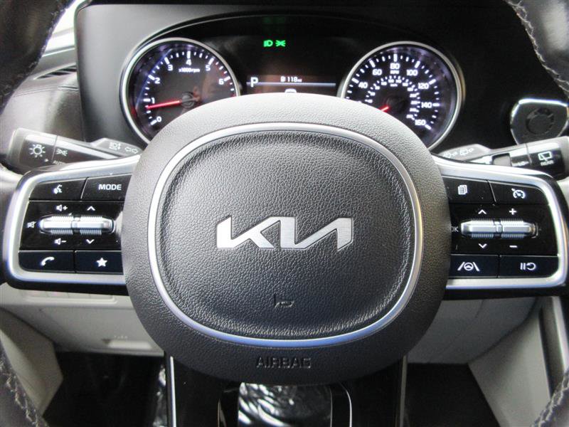 Used 2022 Kia Carnival LX image 14