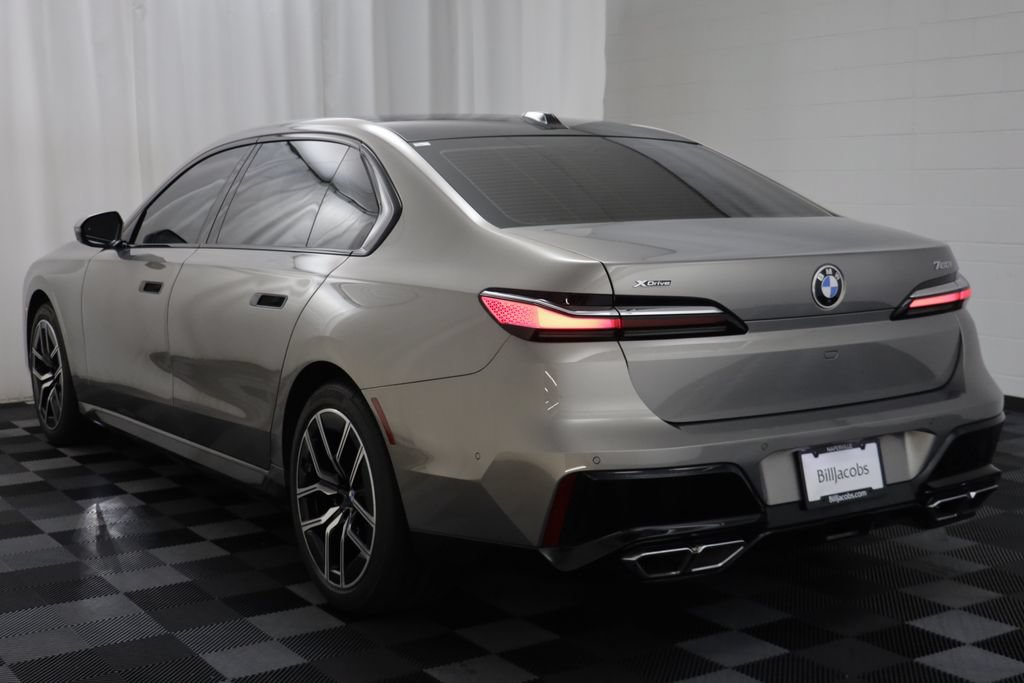 Used 2023 BMW 760i xDrive w/ Parking Assistance Package AWD/4WD image 14