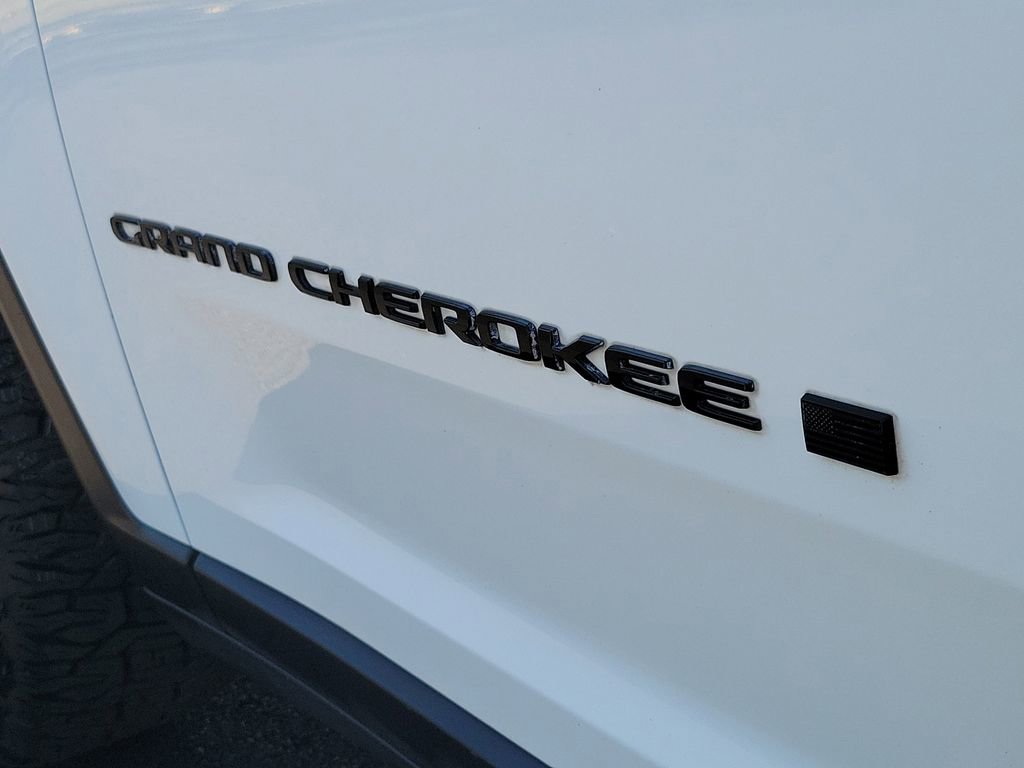 Used 2022 Jeep Grand Cherokee L Laredo image 10