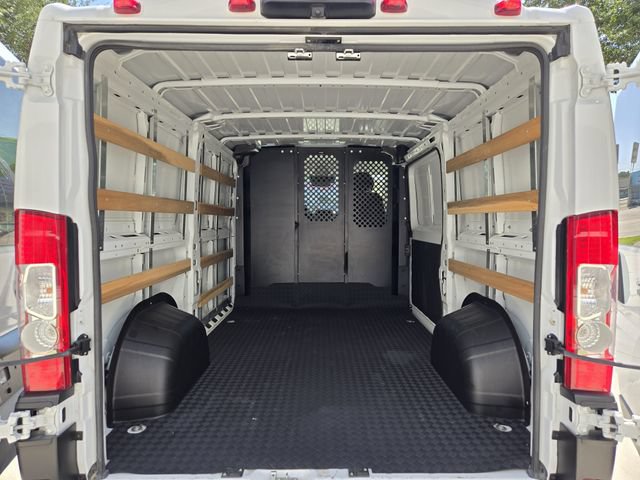 Used 2025 RAM ProMaster 2500 w/ U-Haul Equipment Group FWD image 32