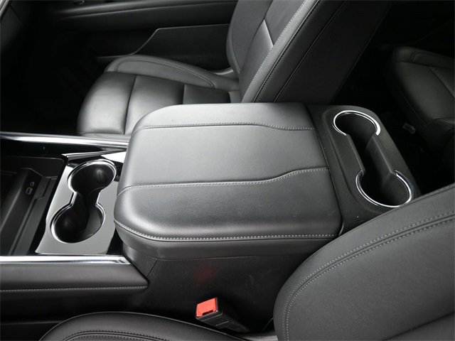 Used 2025 Chevrolet Suburban LT image 9