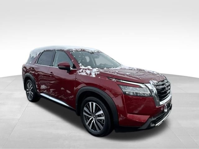 Used 2022 Nissan Pathfinder Platinum w/ Cargo Package image 10